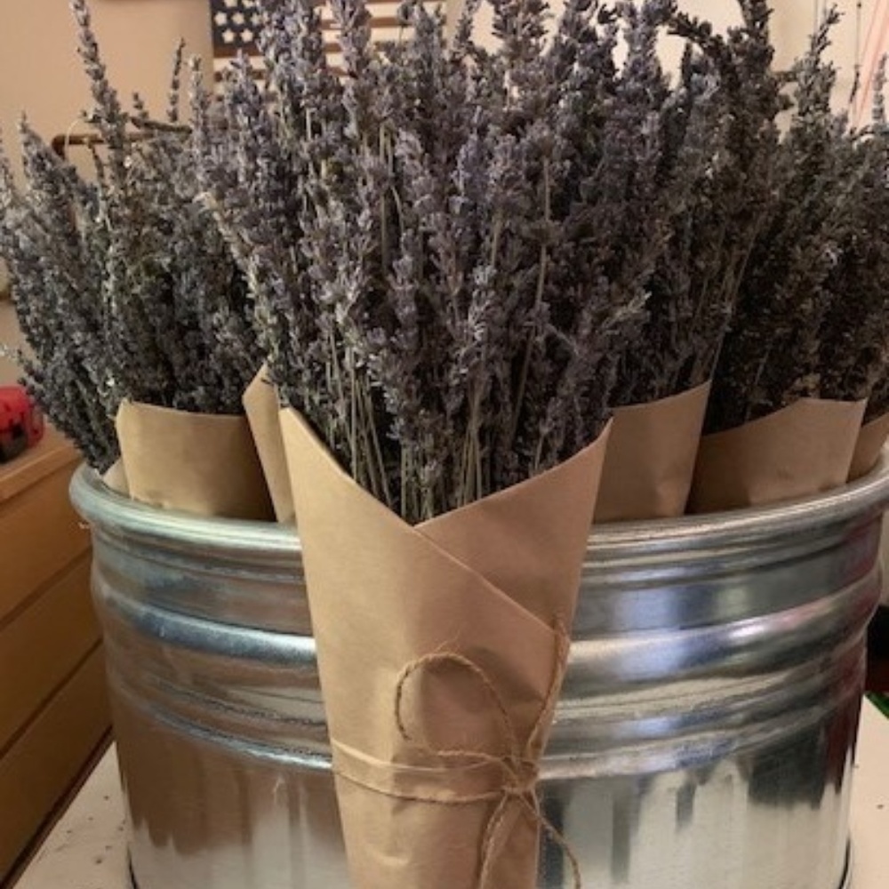ORGANICALLY GROWN DRIED LAVENDER BOUQUETS